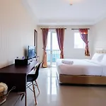 Simple Studio Signature Park Grande Apartment Near Mt Haryono By Travelio